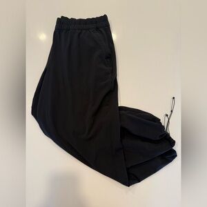 Athleta Black Textured Elastic Waist Athletic Cargo Jogger Pants
